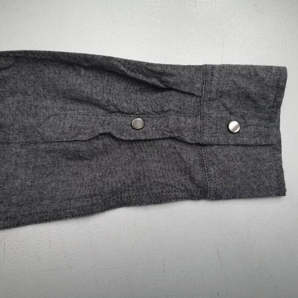 2 / $30.00 - NWT Bluenotes Men's Size Medium Pearl Snap Grey Casual Shirt - Picture 8 of 11